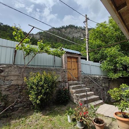 Ati Mta - Eco Hostel 博尔若米 外观 照片